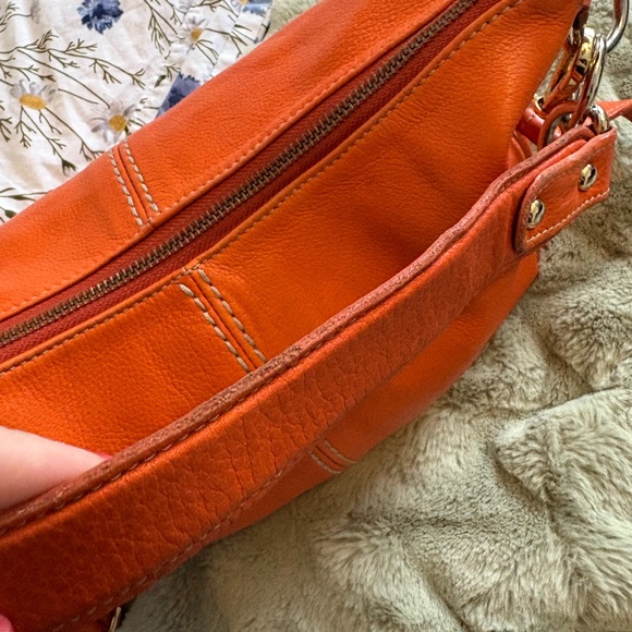 Roots Orange Leather Shoulder Bag - Picture 2 of 11